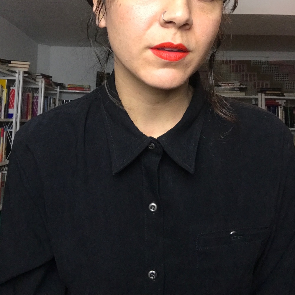 Collared Black Button-Up Top - B11 - image 4